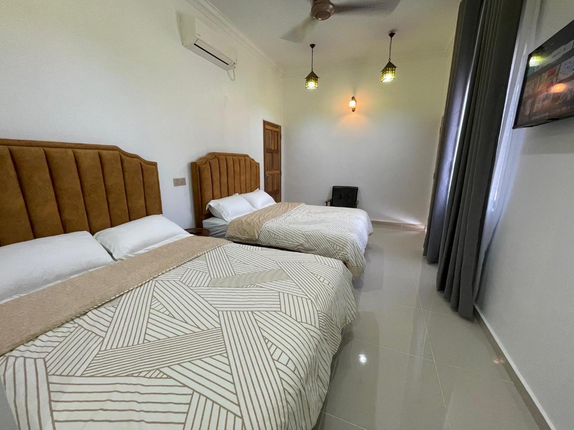 Lodge Wiwi Village Kemasik